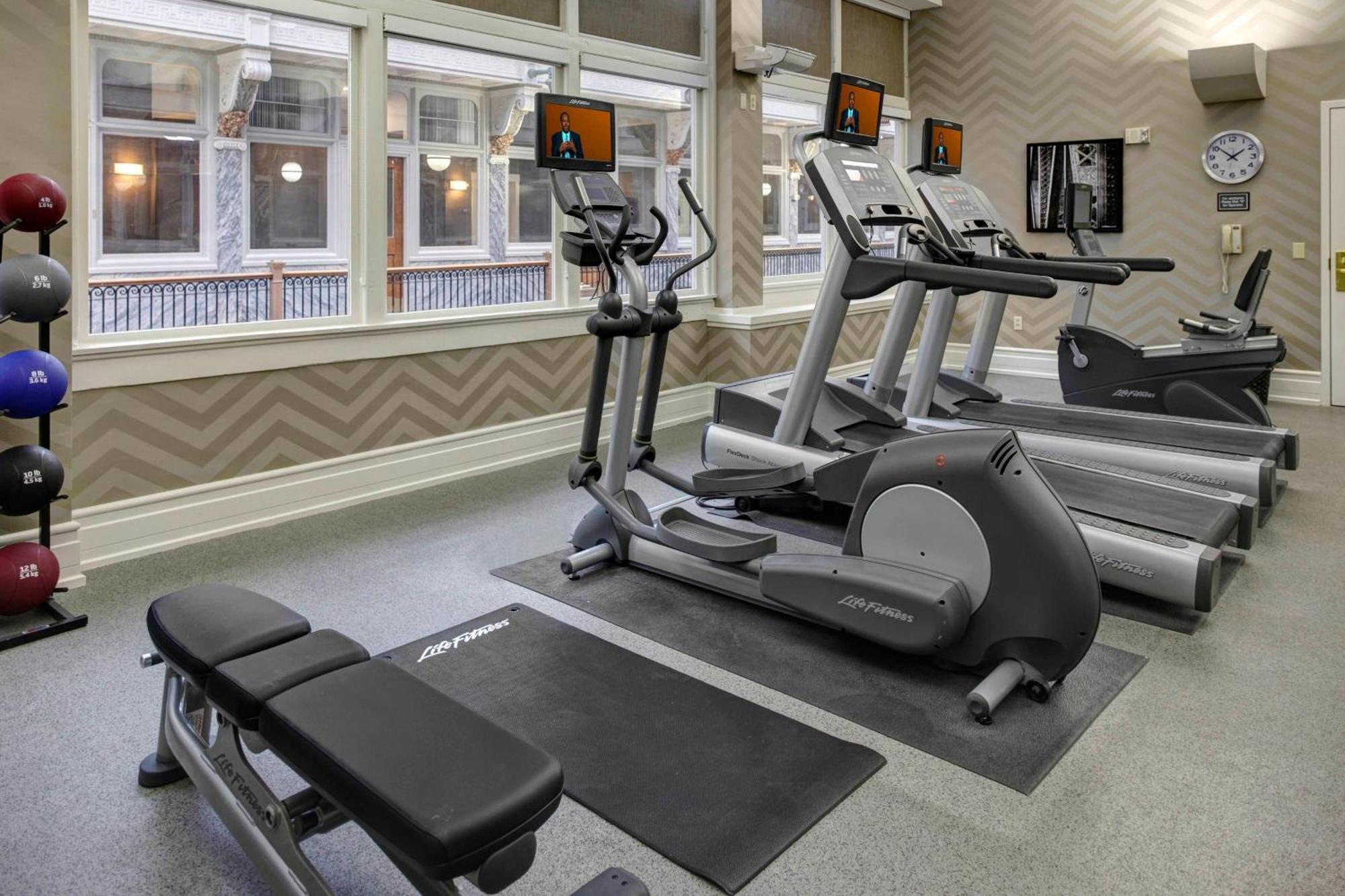 Residence Inn By Marriott Cleveland Downtown Ngoại thất bức ảnh
